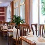 Отель Mainpromenade ***s Карлштадт
